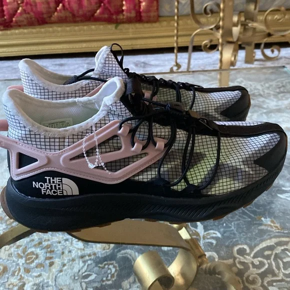 The North Face Women’s Oxeye Tech TNF White/TNF Black shoes - Picture 9 of 17